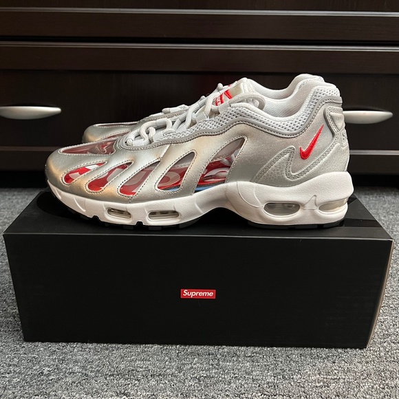 SUPREME x NIKE Air Max 96 2021 Men\'s 9.5 / Women\'s 11 main image 13